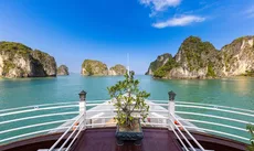 Du thuyền Swan Hạ Long