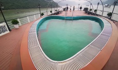 Hồ bơi trong/gần Aspira Cruises