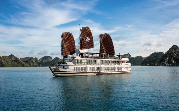 Du thuyền Pelican Hạ Long