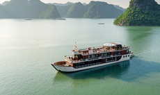 Tầm nhìn từ trên cao của Orchid Premium Cruises Ha Long Bay