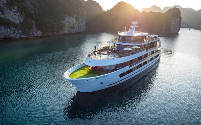 Du Thuyền Stellar of the Seas