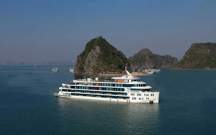 Du thuyền Luna 8 tiếng