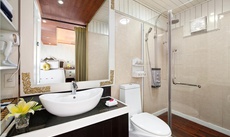 Phòng tắm tại Halong Majestic Legend Cruise