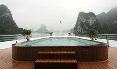 Du thuyền Halora Nova