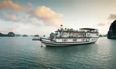 Du thuyền Majestic Legend Hạ Long