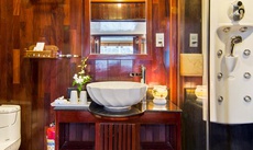 Phòng tắm tại Halong Paloma Cruise