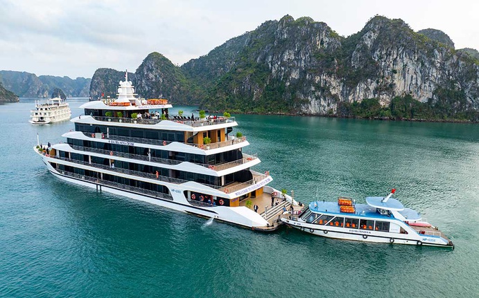 Du thuyền Halora Nova