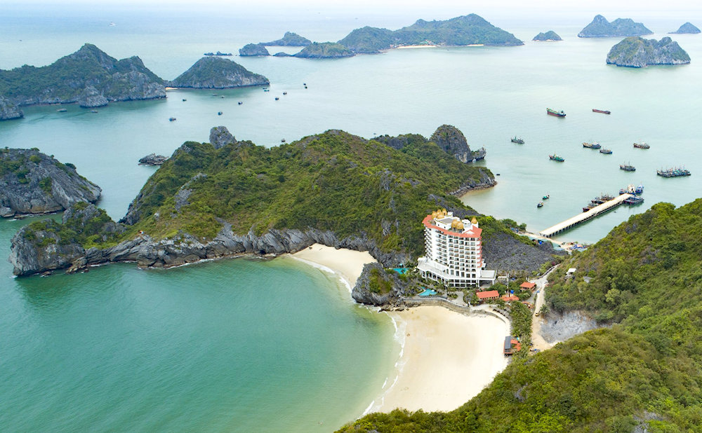 Du lịch Cát Bà chi phí - toàn cảnh đảo Cát Bà nhìn từ trên cao
