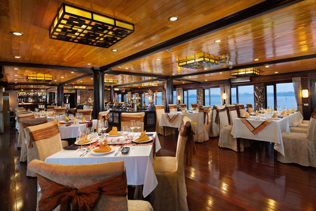 Nhà hàng sang trọng trên du thuyền